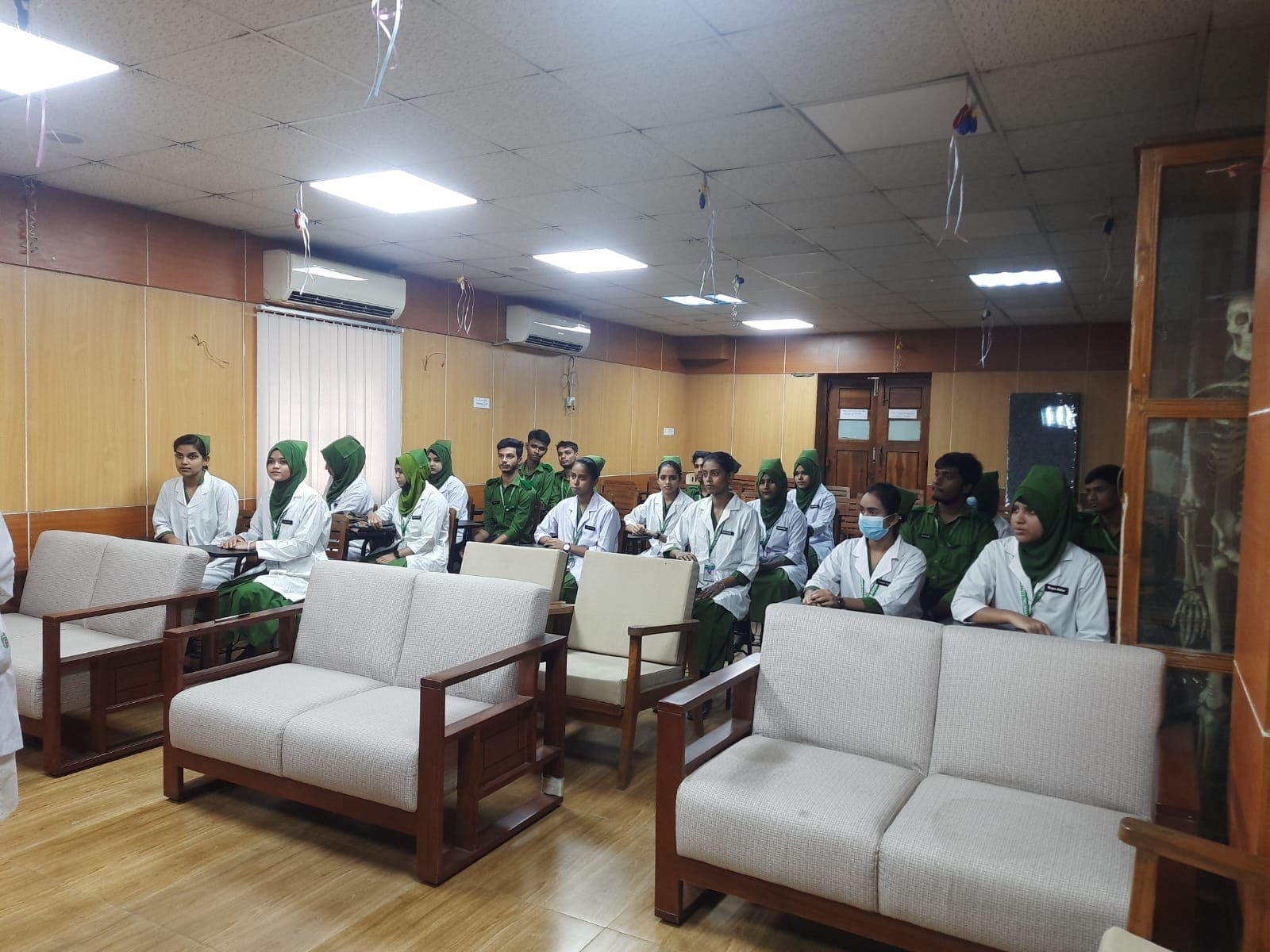 সাদা অ্যাপ্রনে শুরু,মানবতার সেবায় শেষ—এই পথের নাম নার্সিং